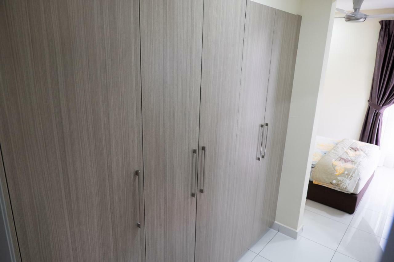 1tebrau Residences, N-24-01, Block B, 1 Tebrau Apartment *