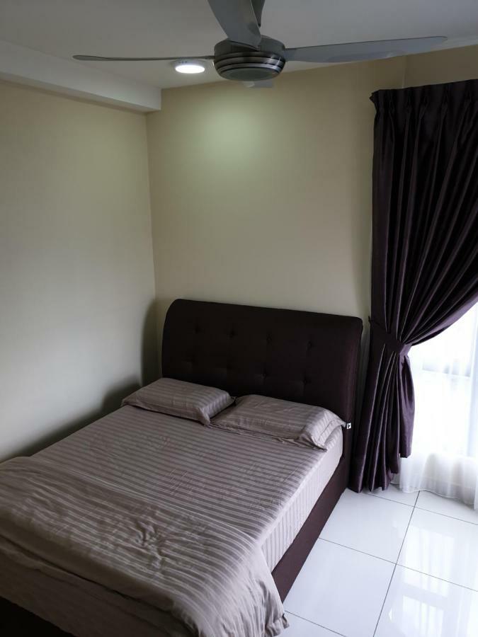 1tebrau Residences, N-24-01, Block B, 1 Tebrau Apartment *