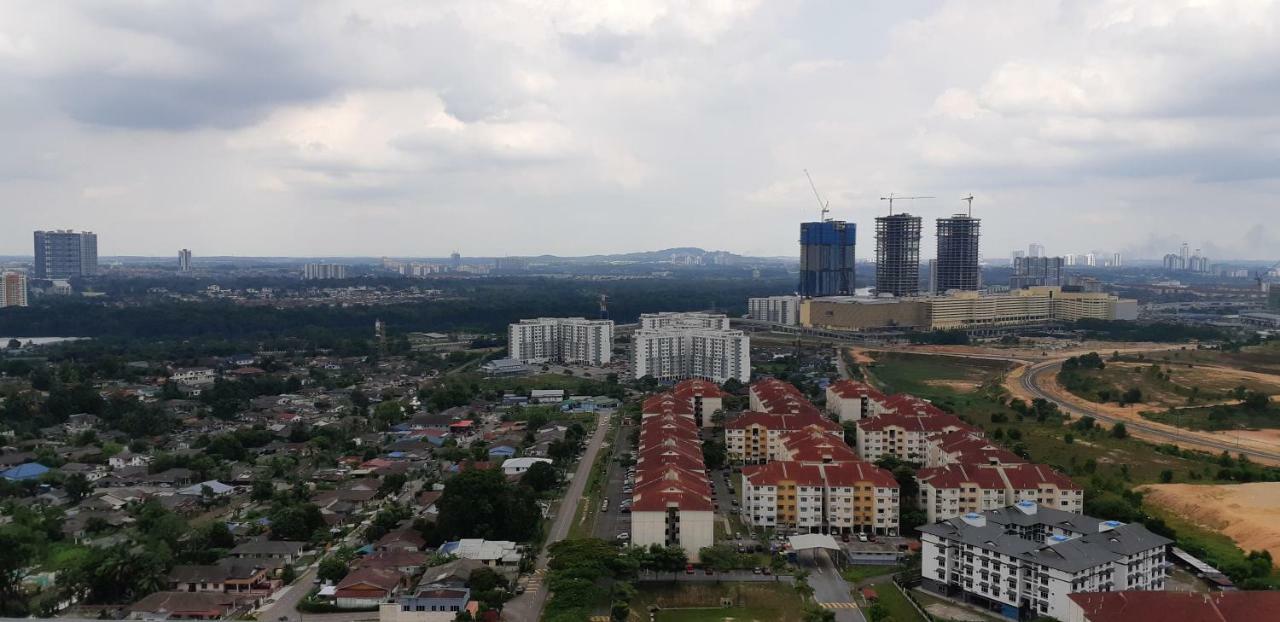 1tebrau Residences, N-24-01, Block B, 1 Tebrau Apartment *